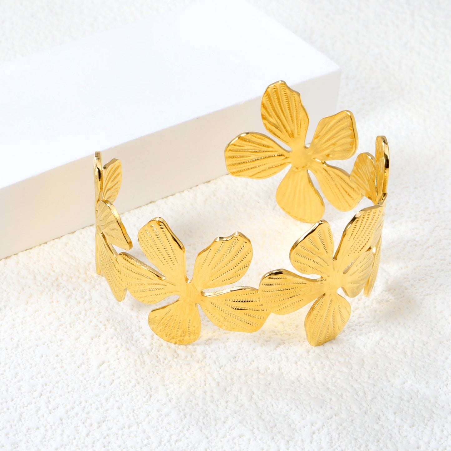 Textured Flower Cuff Bangle - 18k Gold Plated