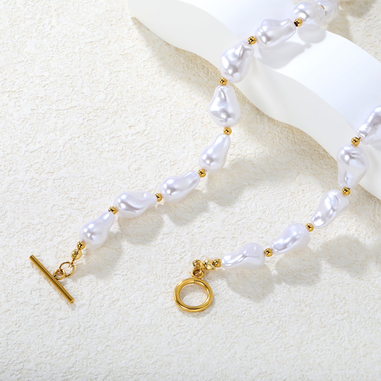 Baroque Pearl & Gold Toggle Necklace - 18k Gold Plated