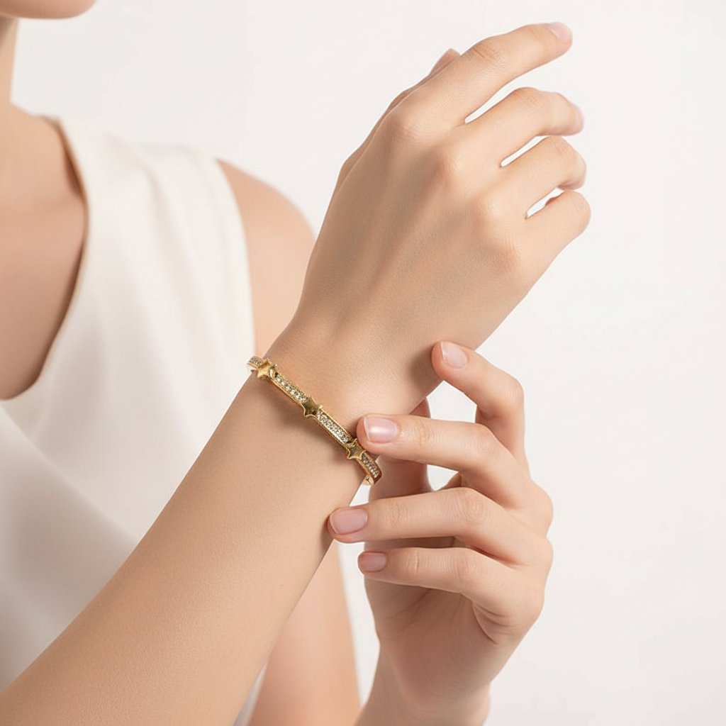 Amour Bangle - 18k Gold Plated