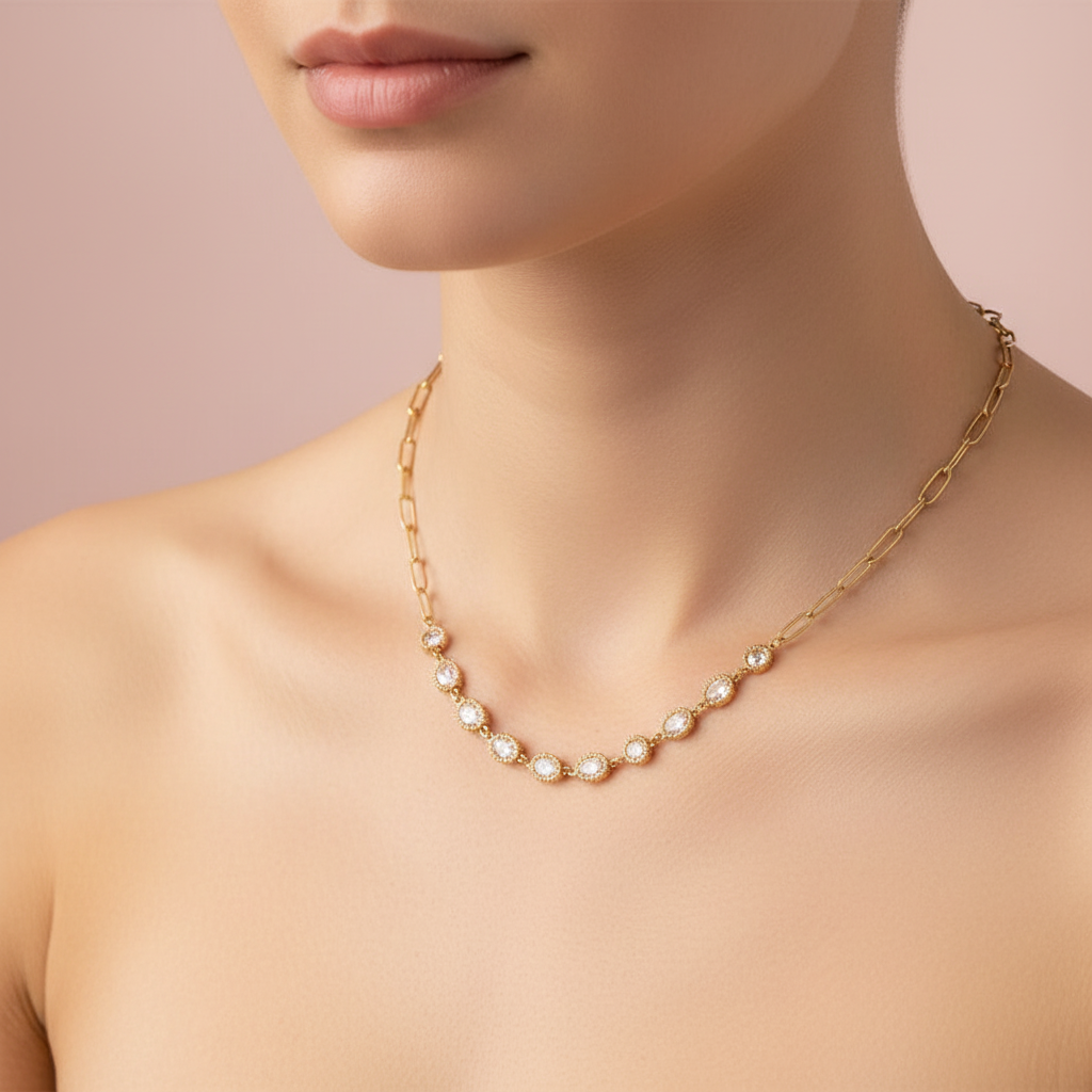 Model wearing - clear